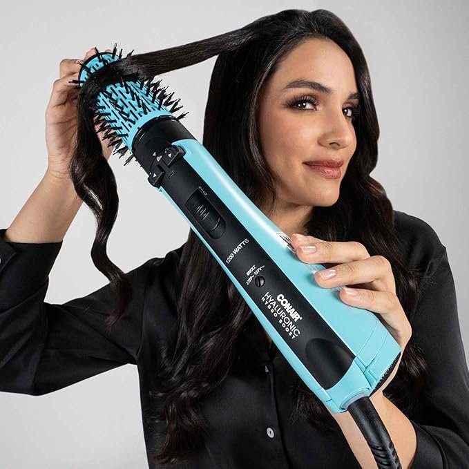 Escova Rotativa Bivolt Rotating Hyaluronic Conair é boa